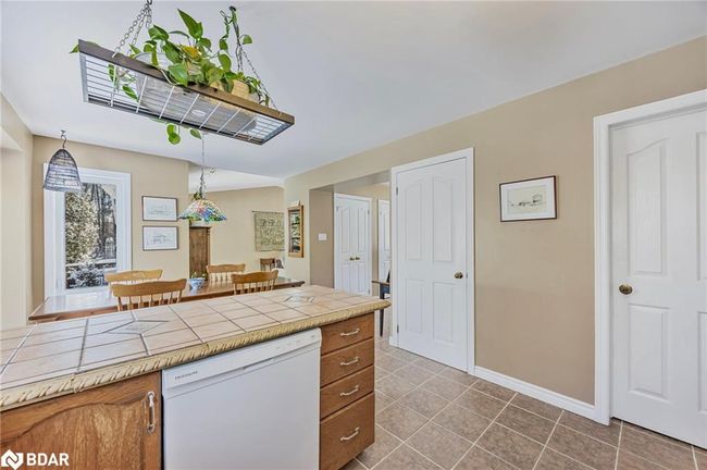 11 Maple Crt, House other with 3 bedrooms, 3 bathrooms and 8 parking in Coldwater ON | Image 19