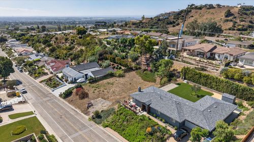 961 Colina Vis, Ventura, CA, 93003-1361 | Card Image