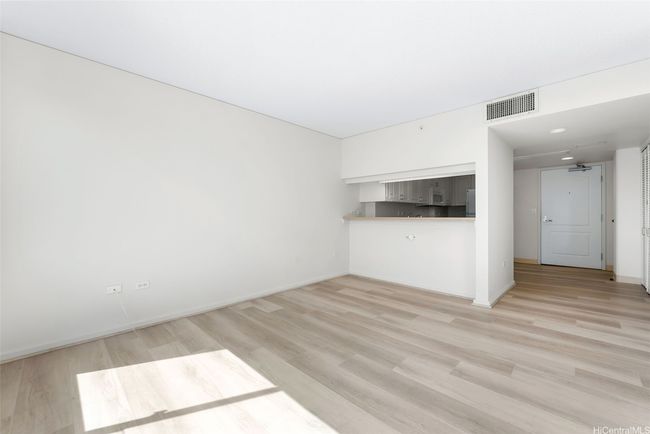 APT-1403 - 1314 Kalakaua Ave, Condo with 2 bedrooms, 1 bathrooms and 1 parking in Honolulu HI | Image 4