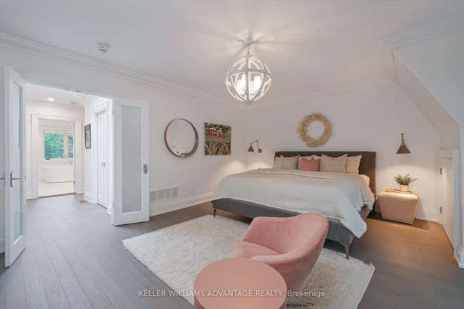37 Farnham Ave, House other with 5 bedrooms, 5 bathrooms and 1 parking in Toronto ON | Image 26