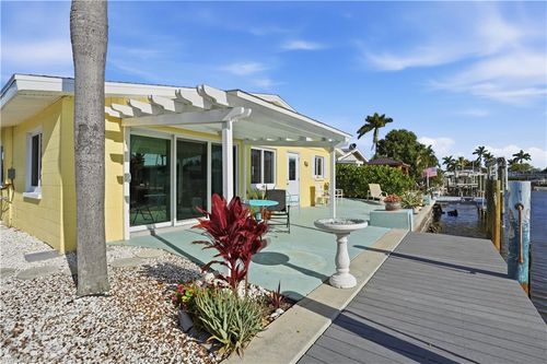 2607 Bayshore Dr, MATLACHA, FL, 33993-9705 | Card Image