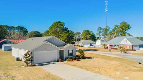 807 Fox St, Shallotte, NC, 28470-5231 | Card Image