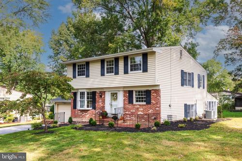 1673 Sylvan Dr, BLUE BELL, PA, 19422-3556 | Card Image