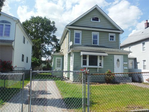 33 Thorne Ave, Hempstead, NY, 11550-5721 | Card Image