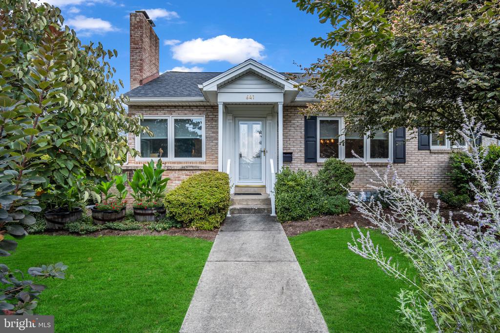 Central Ter, Harrisburg, PA 17111