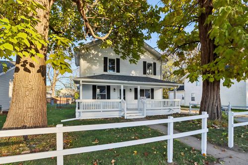 323 Center Ave, Janesville, WI, 53548-4632 | Card Image