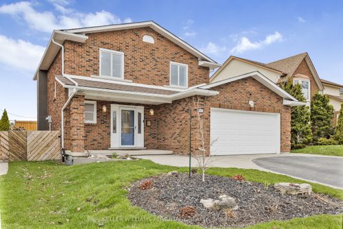 99 Pinewarbler Dr, Hamilton, ON, L9A4Z5 | Card Image