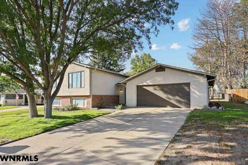 725 E 38th Street, Scottsbluff, NE, 69361 | Card Image