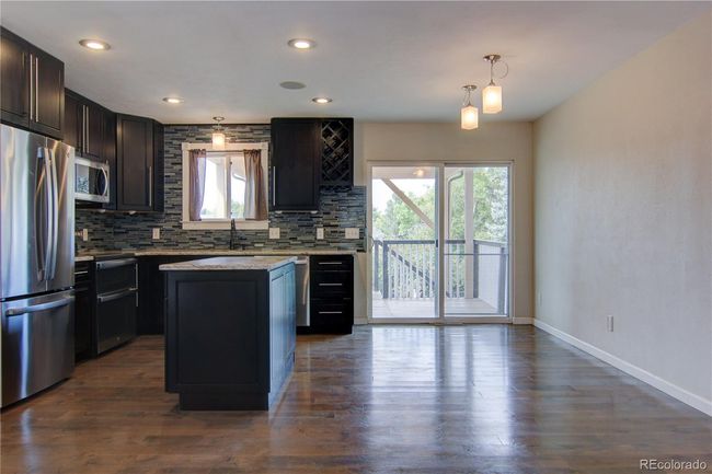 Kitchen and eating space | Image 12