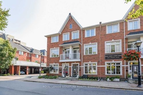 main-2086 Pine St, Burlington, ON, L7R1G2 | Card Image
