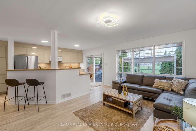 808 Mckay Cres, House attached with 3 bedrooms, 3 bathrooms and 2 parking in Milton ON | Image 20