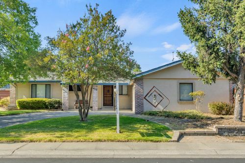 5019 Bowman Oaks Way, Carmichael, CA, 95608-3131 | Card Image