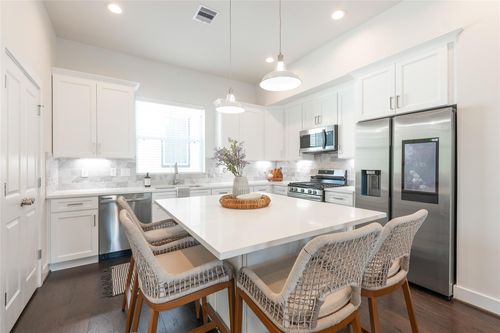 e-5506 Wheatley St, Houston, TX, 77091-5521 | Card Image