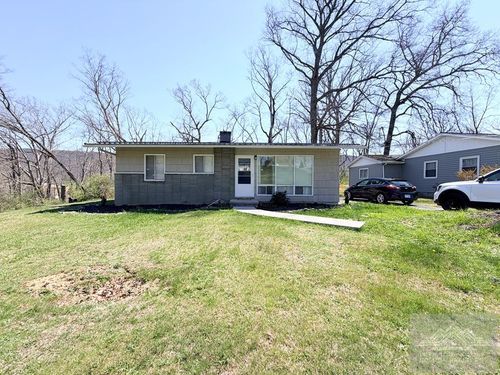 1891 Cherrywood Ln, Bluefield, WV, 24701-3831 | Card Image