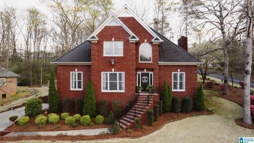 100 Edgewood Cir, ONEONTA, AL, 35121-1981 | Card Image
