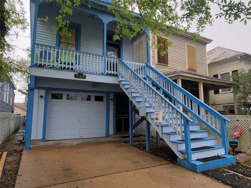 717 Church St, Galveston, TX, 77550-5212 | Card Image