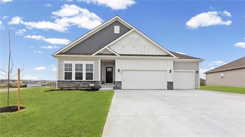 20925 W 188th Ter, Spring Hill, KS, 66083-6111 | Card Image