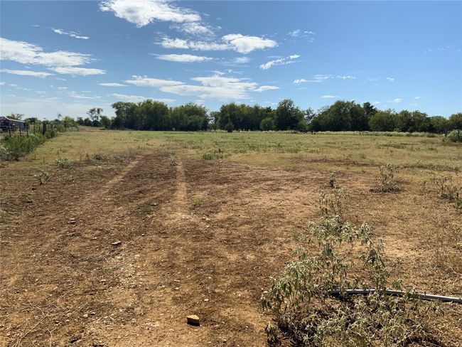 8989 Fm 141, House other with 3 bedrooms, 1 bathrooms and 4 parking in Dime Box TX | Image 5
