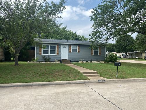 425 Wanda Way, Hurst, TX, 76053-8023 | Card Image