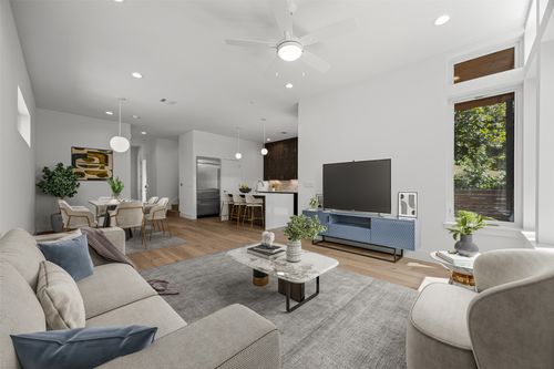 20-900 S 2nd St, Austin, TX, 78704-1694 | Card Image