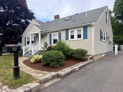 82 Main St, Rockport, MA, 01966-2041 | Card Image