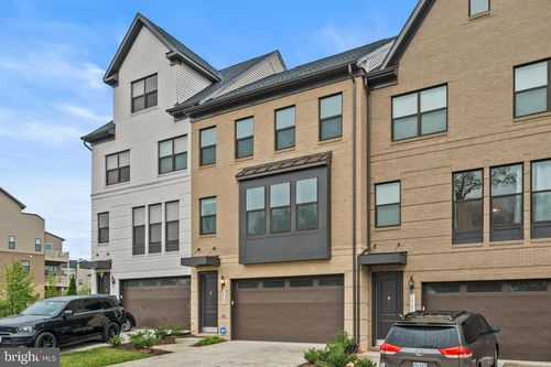 14303 Yesler Ave, CHANTILLY, VA, 20151-2541 | Card Image