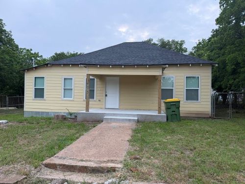 405 E Evans St, Hearne, TX, 77859-2933 | Card Image