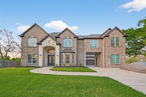 633 Crenshaw Rd, Pasadena, TX, 77504-3731 | Card Image
