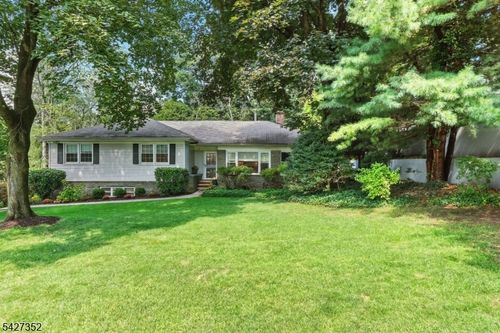 15 Catalpa Rd, Morristown, NJ, 07960-6132 | Card Image