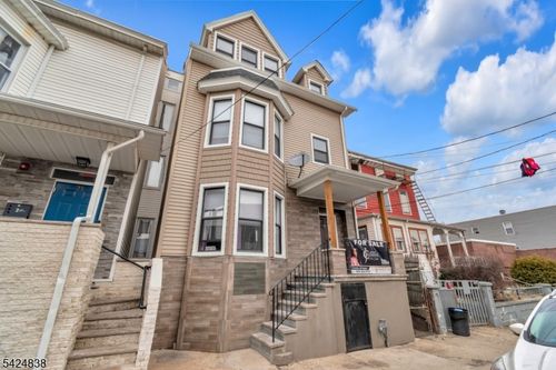 3-25 Oak St, Paterson, NJ, 07501-3065 | Card Image