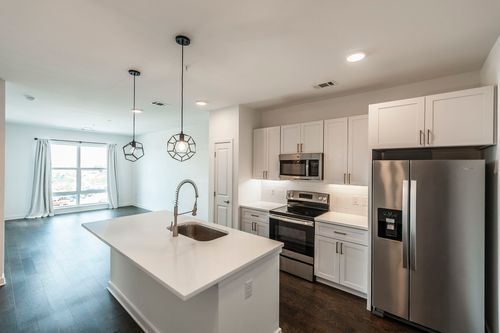 438-1677 54th Ave N, Nashville, TN, 37209-1524 | Card Image