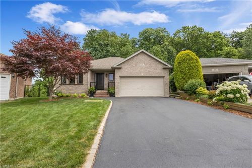 12 Oliver Crt, Brantford, ON, N3T6N6 | Card Image