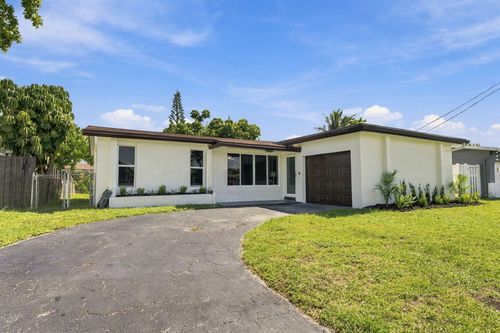 2400 Nw 85th Ave, Sunrise, FL, 33322-3349 | Card Image