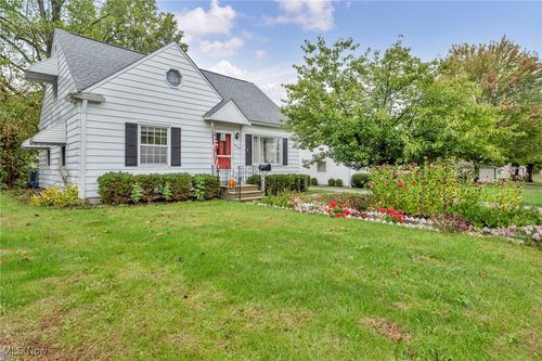 2666 10th St, Cuyahoga Falls, OH, 44221-2448 | Card Image