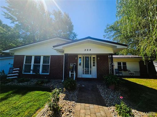 304 Edna Ln, Sparta, IL, 62286-1918 | Card Image