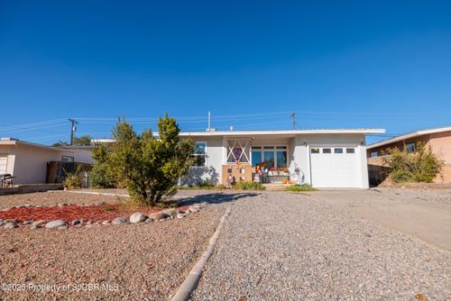 3309 N Dustin Ave, Farmington, NM, 87401-9231 | Card Image