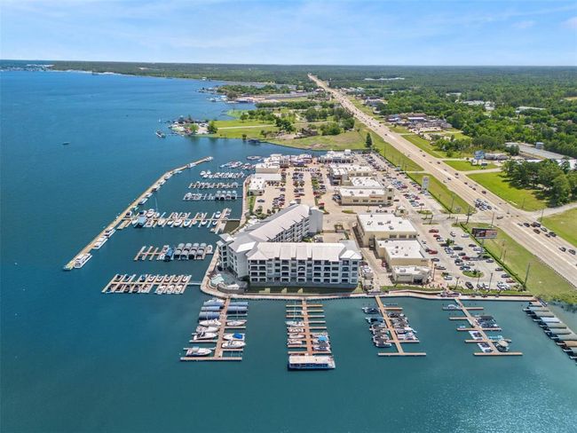 UNIT-213 - 199 Waterpoint Ct, Condo with 3 bedrooms, 3 bathrooms and 2 parking in Montgomery TX | Image 24