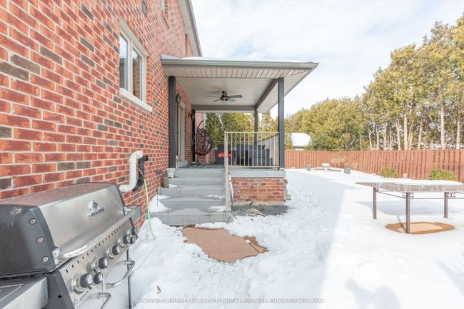 150 Seymour Cres, House other with 7 bedrooms, 4 bathrooms and 4 parking in Windsor ON | Image 12