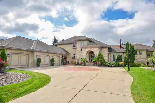 N33W33201 Maplewood Road, Nashotah, WI, 53058 | Card Image