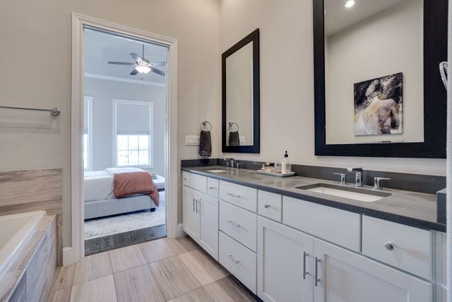 14985 Oak St, Townhouse with 3 bedrooms, 4 bathrooms and null parking in Addison TX | Image 30