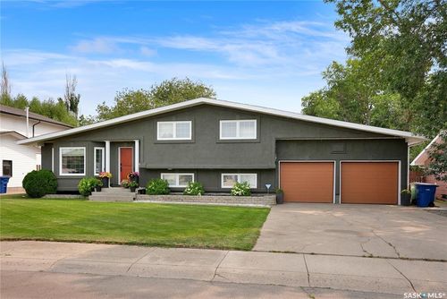 1623 General Crescent, Moose Jaw, SK, S6H6M2 | Card Image