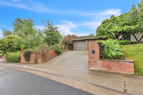 8484 Oakwind Ct, Orangevale, CA, 95662-3811 | Card Image