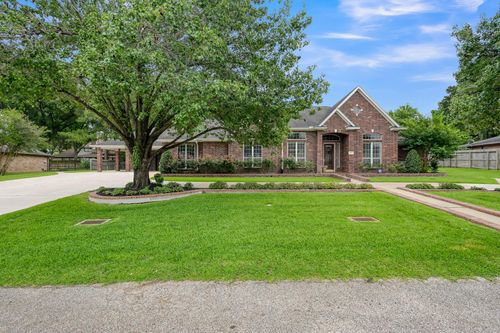 9832 W Shore Dr, Willis, TX, 77318-6673 | Card Image