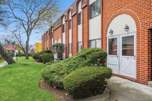 fl-2nd-737 Chestnut St, Cedarhurst, NY, 11516-2318 | Card Image