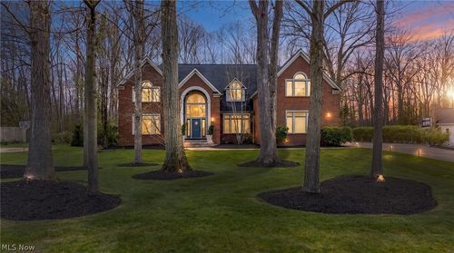 6162 Chagrin Highlands Dr, Solon, OH, 44139-5902 | Card Image