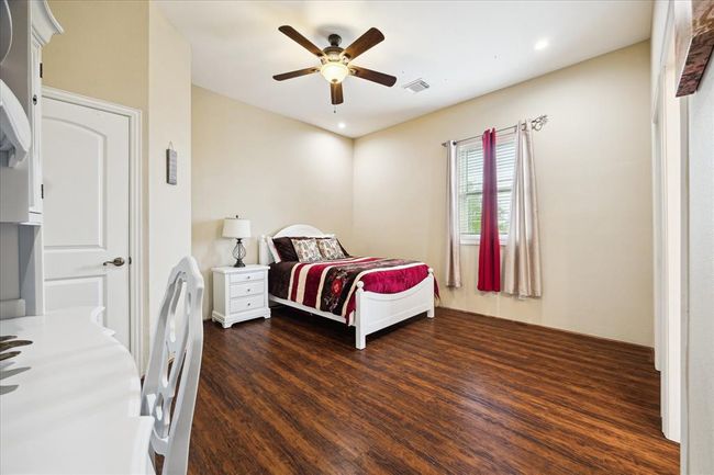 8917 Hawk Rd, House other with 5 bedrooms, 5 bathrooms and 2 parking in Pearland TX | Image 18