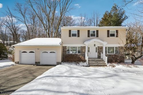 29 Clover Ln, Randolph, NJ, 07869-4563 | Card Image