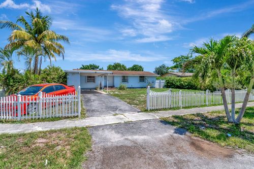 3935 Chickasha Rd, Lake Worth, FL, 33462-2207 | Card Image