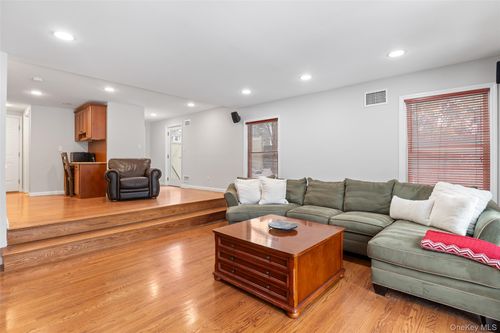 270 Cottage Rd, Valley Cottage, NY, 10989-2424 | Card Image