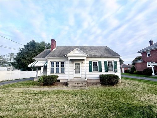 124 E Lawn Rd, Nazareth, PA, 18064-1112 | Card Image